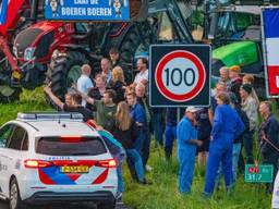 Boeren protesteren bij Werkendam (foto: Toby de Kort / SQ Vision).