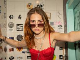 XXJULÍA kwam voor haar studie aan de Rockacademie naar Tilburg (foto: YzaPauw).