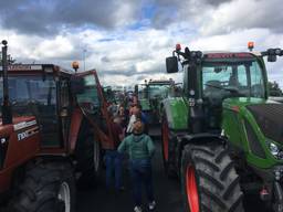 Boeren brengen het verkeer tot stilstand op de A2 (foto: Omroep Gelderland).