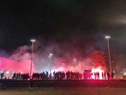 Feestende fans in Tilburg.