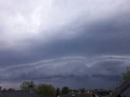 Een onweersbui in Rijsbergen (foto: Anja Bastiaansen).