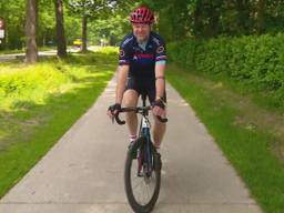 Coen fietst na 3 hartaanvallen van Den Haag naar Parijs: 'Doe niks liever'