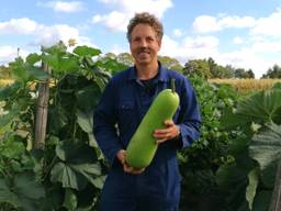 Boer Henk met een fleskalebas.