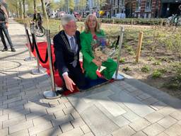 https://api.omroepbrabant.nl/img/f/$width$/$height$/0.48/0.26/bWVkaWEvcHJvZC80MDcyODczLmpwZz9zdj0yMDE5LTA3LTA3JnN0PTIwMjAtMDEtMDFUMDAlM0EwMCUzQTAwWiZzZT0yMDQwLTAxLTAxVDAwJTNBMDAlM0EwMFomc3I9YiZzcD1yJnNpZz1aYTV1UkJSTXV4MDU2aHhOOU1rViUyQm9NcktHeWtIR0l4TjRWc0Z0bElrYUElM0Q=