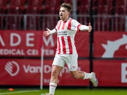 Jason van Duiven maakte twee doelpunten voor Jong PSV (foto: OrangePictures).