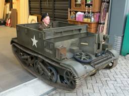 Thieme Sanders gaat met zijn skeltertank op pad.