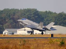 F-35 van de Koninklijke Luchtmacht op Vliegbasis Eindhoven (foto: Collin Beijk).