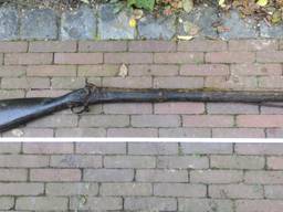 Het gevonden wapen (foto: Waterschap De Dommel).