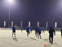 Trainen in alle vroegte: het eerste elftal van VOAB in Goirle doet het