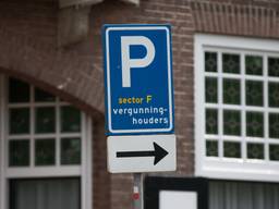 Parkeerplaats voor vergunninghouders (foto: Harold Versteeg / Hollandse Hoogte via ANP).