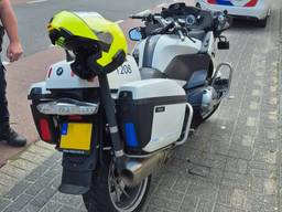 De motor lijkt verdacht veel op een politiemotor (Foto: Verkeerspolitie Oost-Brabant).