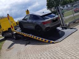 Ook deze peperdure Audi werd meegenomen (Foto: Politie). 