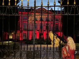 Het Noord-Brabants museum was een van de gebouwen die rood kleurde (foto: Omroep Brabant).