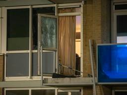 Ontploffing explosief laat balkon gedeeltelijk omlaag vallen (foto: Christian Traets/SQ Vision).