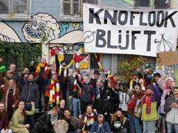 Massale bijval voor de bewoners en andere gebruikers van Vrijplaats Knoflook (foto: Abel Heijkamp).