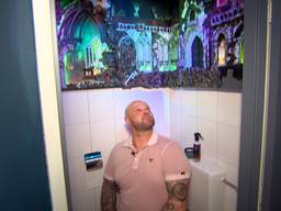 Efteling-fan Bas bouwt Spookslot na in de wc: