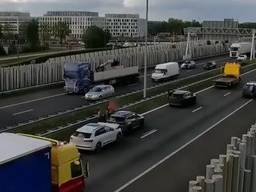 Automobilisten op de A2 richting Eindhoven kunnen rekenen op een half uur vertraging (beeld: Rijkswaterstaat).