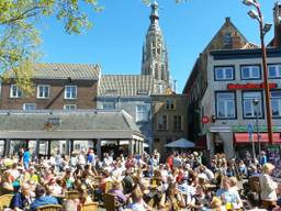 Het terras aan de Bredase Haven in betere tijden (foto: Henk Voermans).