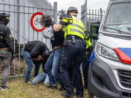 Ongeregeldheden na de wedstrijd Feyenoord - NAC (Foto: ANP).