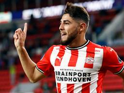 Maxi Romero na zijn winnende goal tegen FC Emmen (foto: ANP / Maurice van Steen).