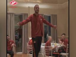 Jorrit Hendrix zingt ‘Het is een nacht’ voor nieuwe teamgenoten bij Spartak Moskou