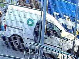 Het busje waarmee de gasflessen werden vervoerd (foto: politie.nl).