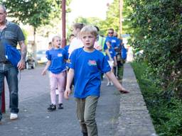 Jongen loopt de avondvierdaagse (archieffoto: Kevin Cordewener).