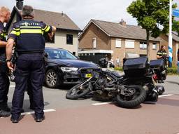 Motorrijder gewond door botsing met auto