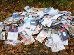 Gedumpte post (foto: ANP/Hollandse Hoogte/Caspar Huurdema).