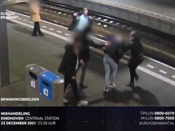 Vrienden aangevallen op station Eindhoven