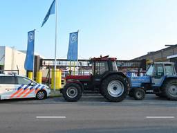 Boeren protesteren bij Tilburgs distributiecentrum Albert Heijn (foto: Toby de Kort/SQ Vision).