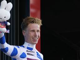 Julius van den Berg uit Roosendaal behoudt bergtrui in Vuelta (foto: ANP).