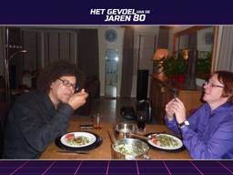 Jake Clemons aan de boerenkool bij Hanny in Oirschot (privéfoto).