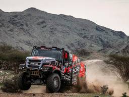 Janus van Kasteren in zijn Iveco tijdens de tweede etappe (foto: Boss Machinery - Team de Rooy).