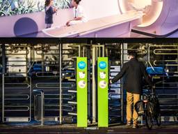Een medewerker bij Philips in Best (foto: Rob Engelaar/ANP).