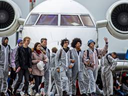 Klimaatactivisten bezetten afgelopen november een deel van Schiphol (foto: ANP).