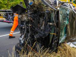 Man komt met schrik vrij bij enorme crash