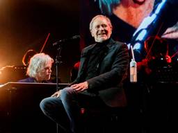 Rob de Nijs, met aan de piano Frank Jansen uit Roosendaal. Foto: Jaap Reedijk