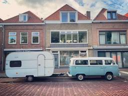 De caravan met de Volkswagenbus. (Foto: Frank Sins)