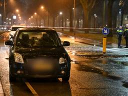 Vrouw (19) raakt zwaargewond nadat ze wordt aangereden door een auto