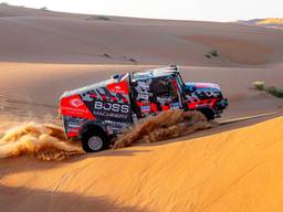 Janus van Kasteren tijdens de vijfde etappe in woestijn (foto: ANP/Gerard Laurenssen).