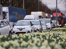 Het verkeer in de Brainportregio staat regelmatig vast (foto: SQ Vision/Arno van de Linden).