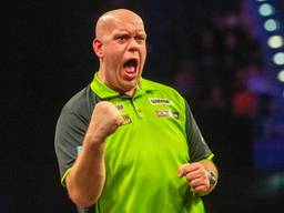 Van Gerwen na overwinning op Littler (foto: PDC). 