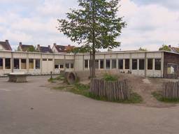 Het schoolplein bij kindcentrum Mondorijk (foto: Noël van Hooft). 