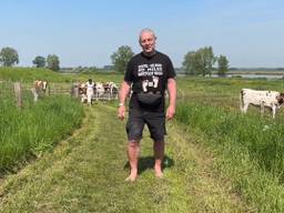 Op zijn blote voeten loopt Ian van Schiphol naar Helmond Sport 