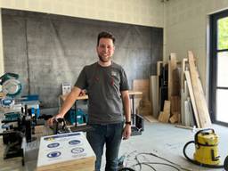 Nick helpt jongeren die thuiszitten om weer terug naar school te gaan (foto: Megan Hanegraaf).