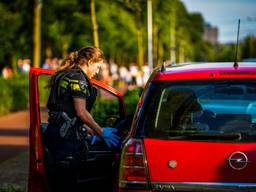 De auto waarbij de persoon is neergeschoten (foto: SQ Vision). 