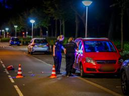 Tot laat in de avond deed de politie onderzoek op de Rode Kruislaan in Eindhoven (foto: SQ Vision).
