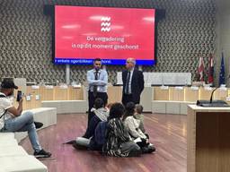 https://api.omroepbrabant.nl/img/f/$width$/$height$/0.5/0.5/bWVkaWEvcHJvZC80NDk5NzMxLmpwZz9zdj0yMDE5LTA3LTA3JnN0PTIwMjAtMDEtMDFUMDAlM0EwMCUzQTAwWiZzZT0yMDQwLTAxLTAxVDAwJTNBMDAlM0EwMFomc3I9YiZzcD1yJnNpZz1HOXJnYmNNQjBYRDltZm5qZnhrcFlHMXBMaVg2N0wwT3pYeTFtMnN0MGhjJTNE