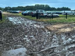 De parkeerplaats van Bospop (foto: Tim van der Weerden/L1).